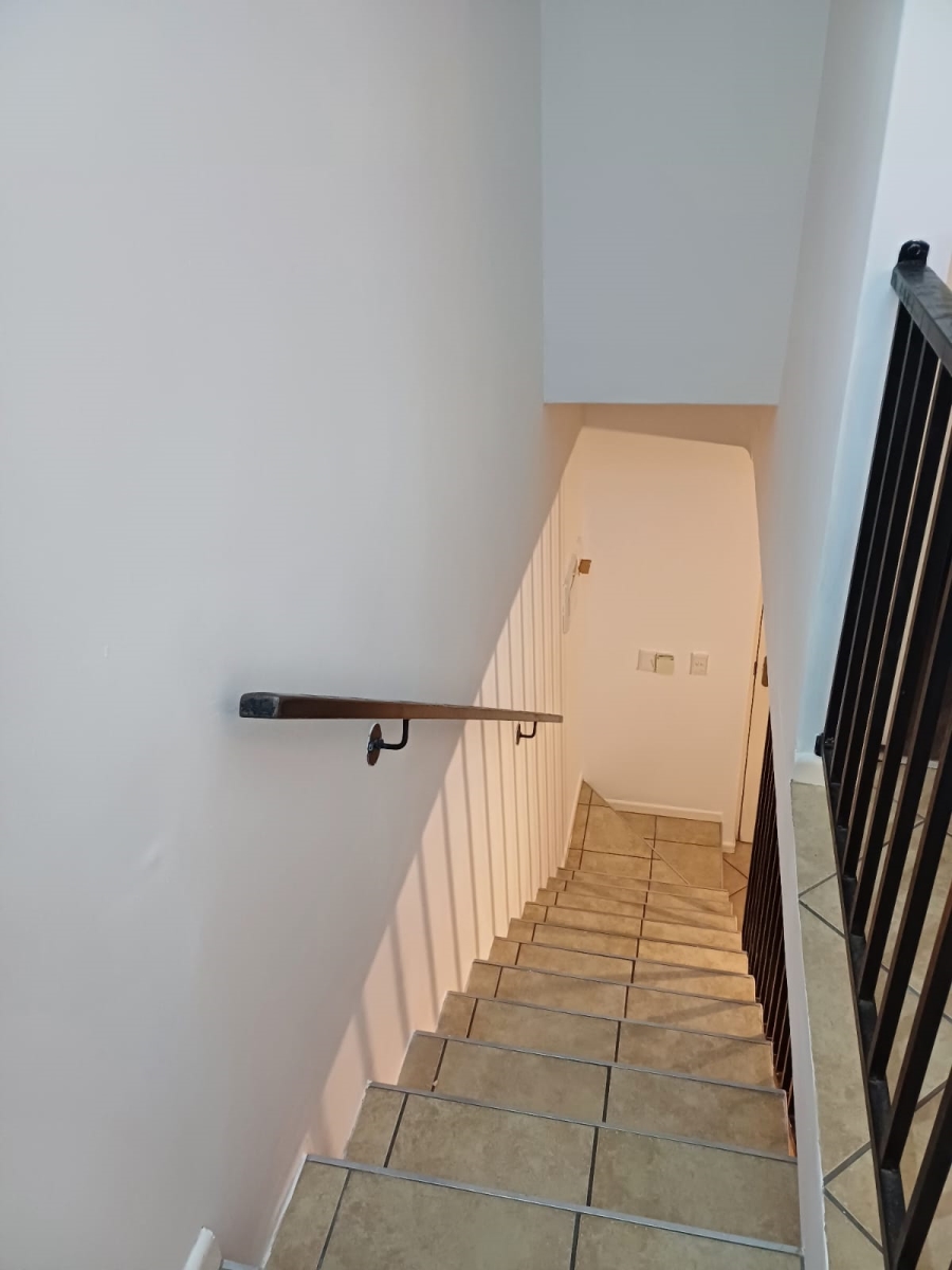 To Let 2 Bedroom Property for Rent in Gordons Bay Central Western Cape